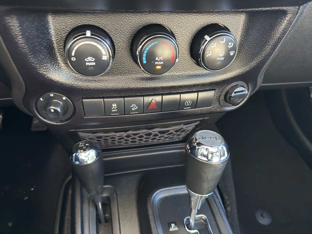 2017 Jeep Wrangler Unlimited Freedom 4x4 *Ltd Avail*