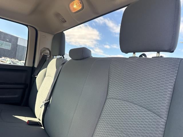 2017 RAM 1500 Express 4x4 Quad Cab 6'4" Box