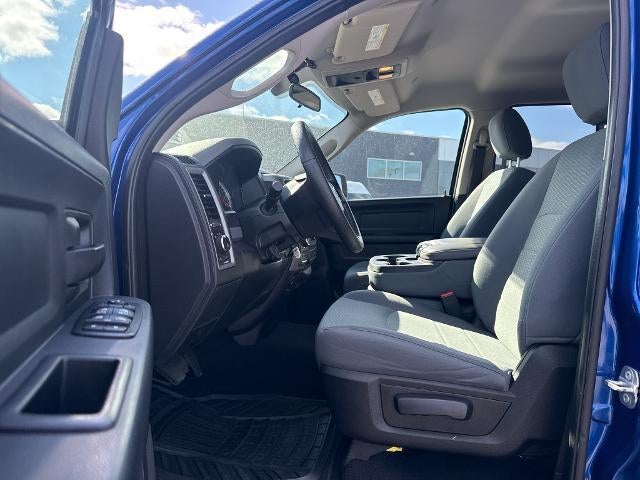 2017 RAM 1500 Express 4x4 Quad Cab 6'4" Box