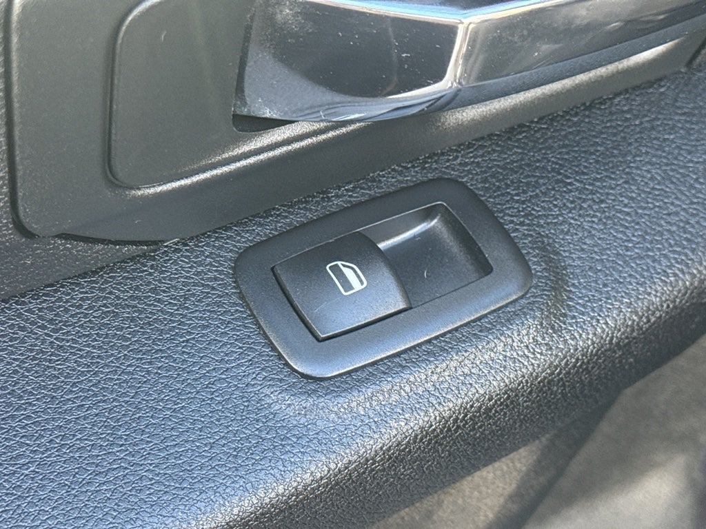 2016 RAM 1500 4WD Quad Cab 6.4 Ft Box Sport