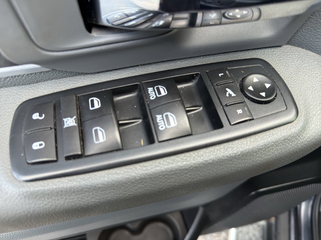 2016 RAM 1500 4WD Crew Cab 5.7 Ft Box Big Horn