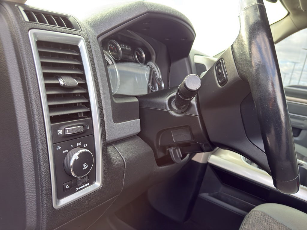 2016 RAM 1500 4WD Crew Cab 5.7 Ft Box Big Horn