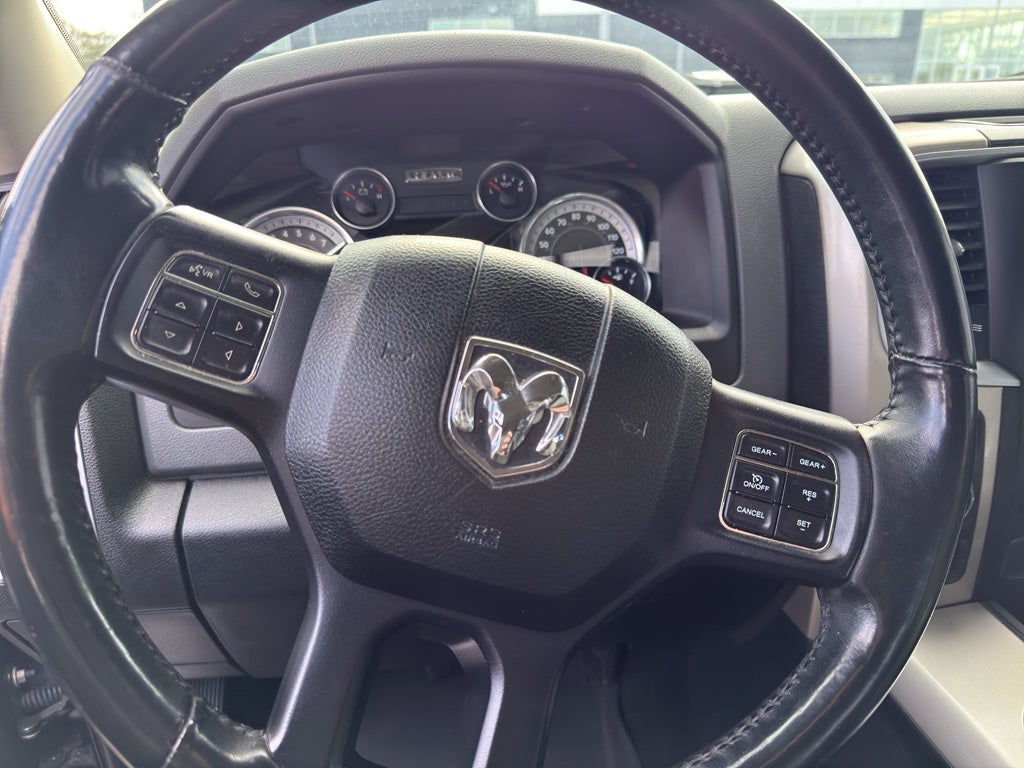 2016 RAM 1500 4WD Crew Cab 5.7 Ft Box Big Horn