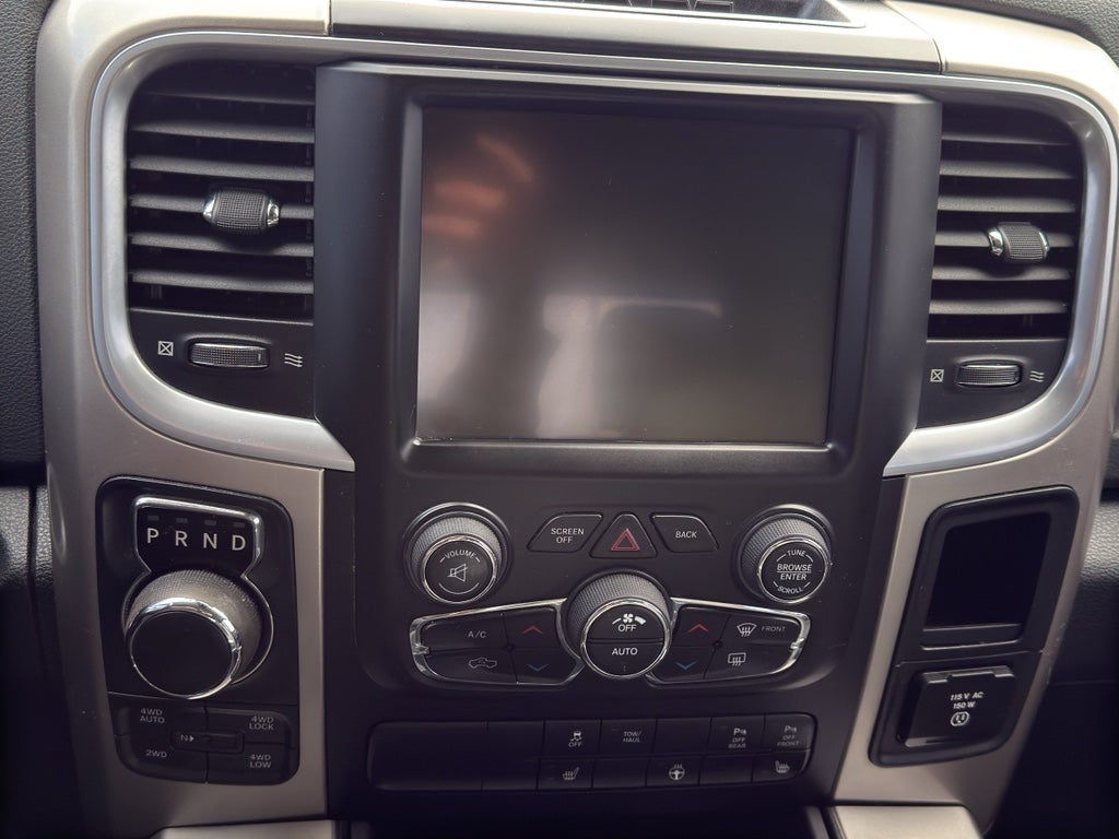 2016 RAM 1500 4WD Crew Cab 5.7 Ft Box Big Horn