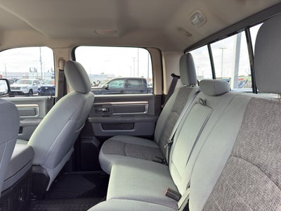 2016 RAM 1500 4WD Crew Cab 5.7 Ft Box Big Horn