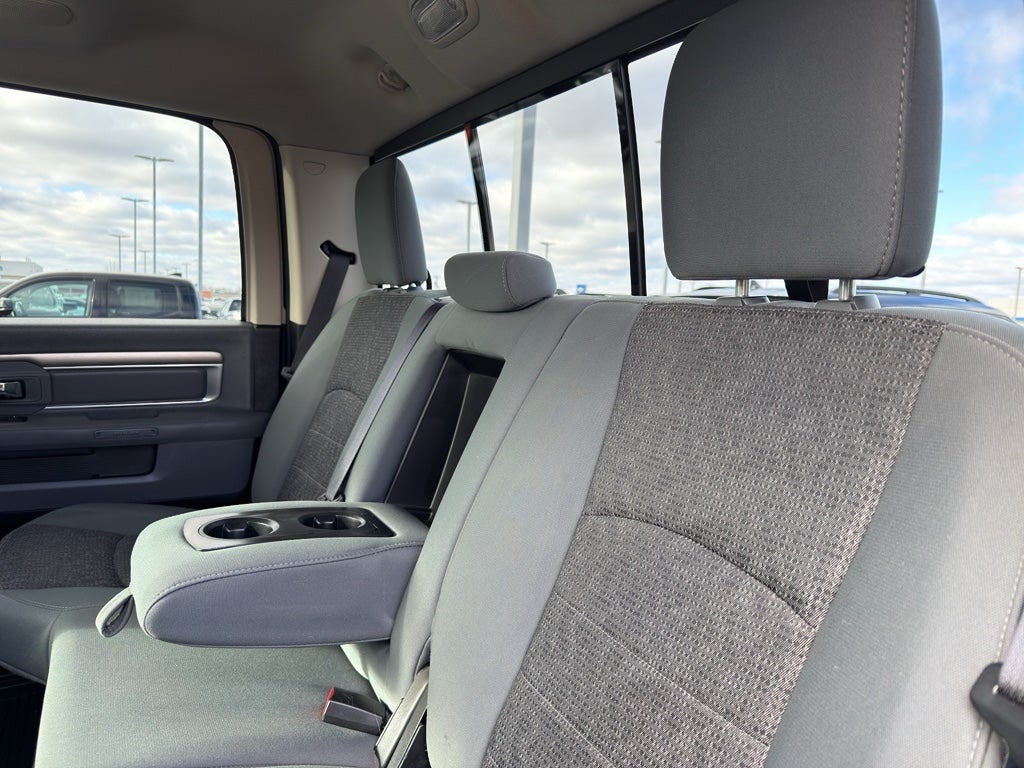 2016 RAM 1500 4WD Crew Cab 5.7 Ft Box Big Horn