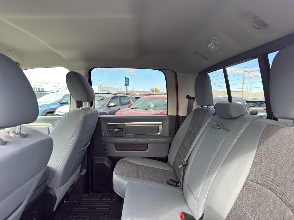 2019 RAM 1500 Classic Big Horn 4x4 Crew Cab 5'7" Box