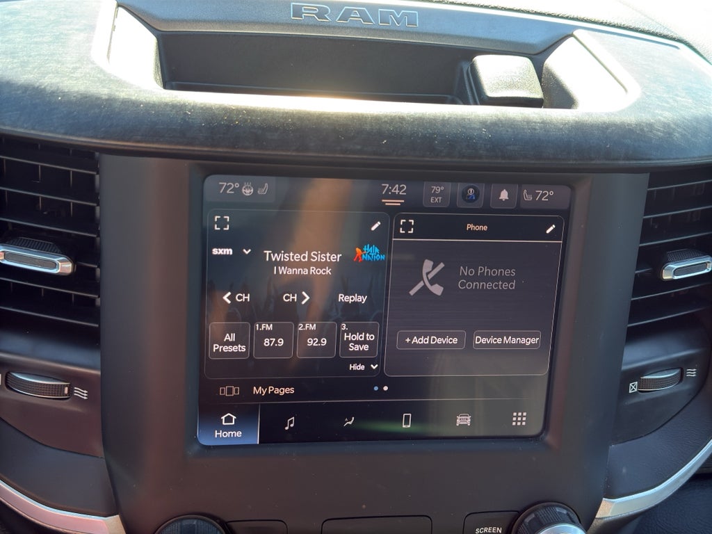 2022 RAM 1500 Big Horn 4x4 Crew Cab 5'7" Box