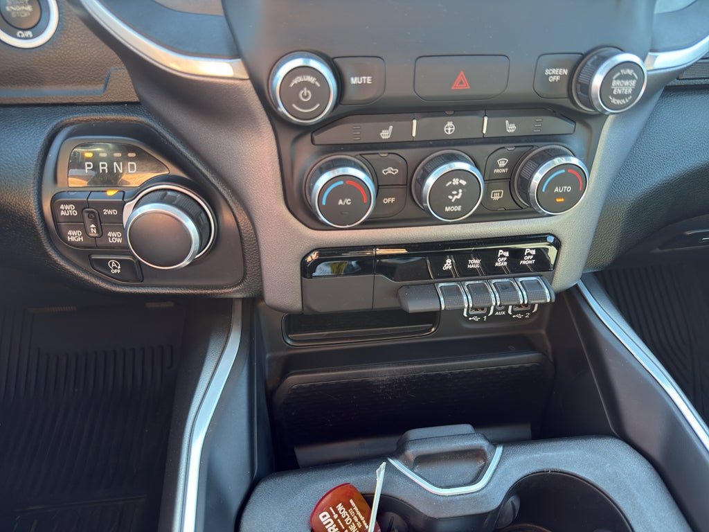 2022 RAM 1500 Big Horn 4x4 Crew Cab 5'7" Box