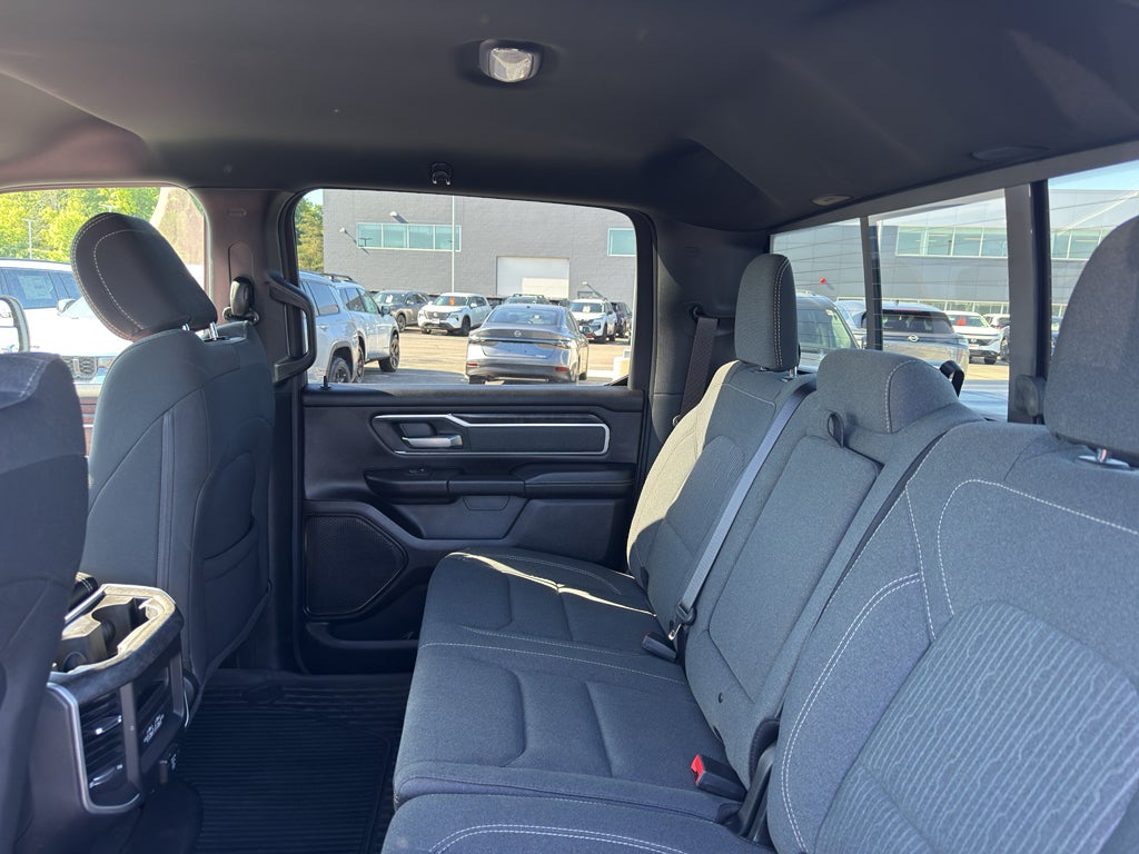 2022 RAM 1500 Big Horn 4x4 Crew Cab 5'7" Box