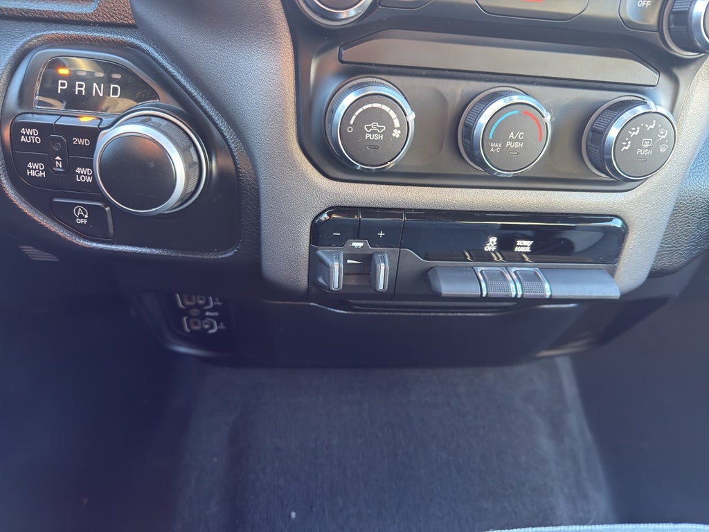 2022 RAM 1500 Big Horn 4x4 Quad Cab 6'4" Box