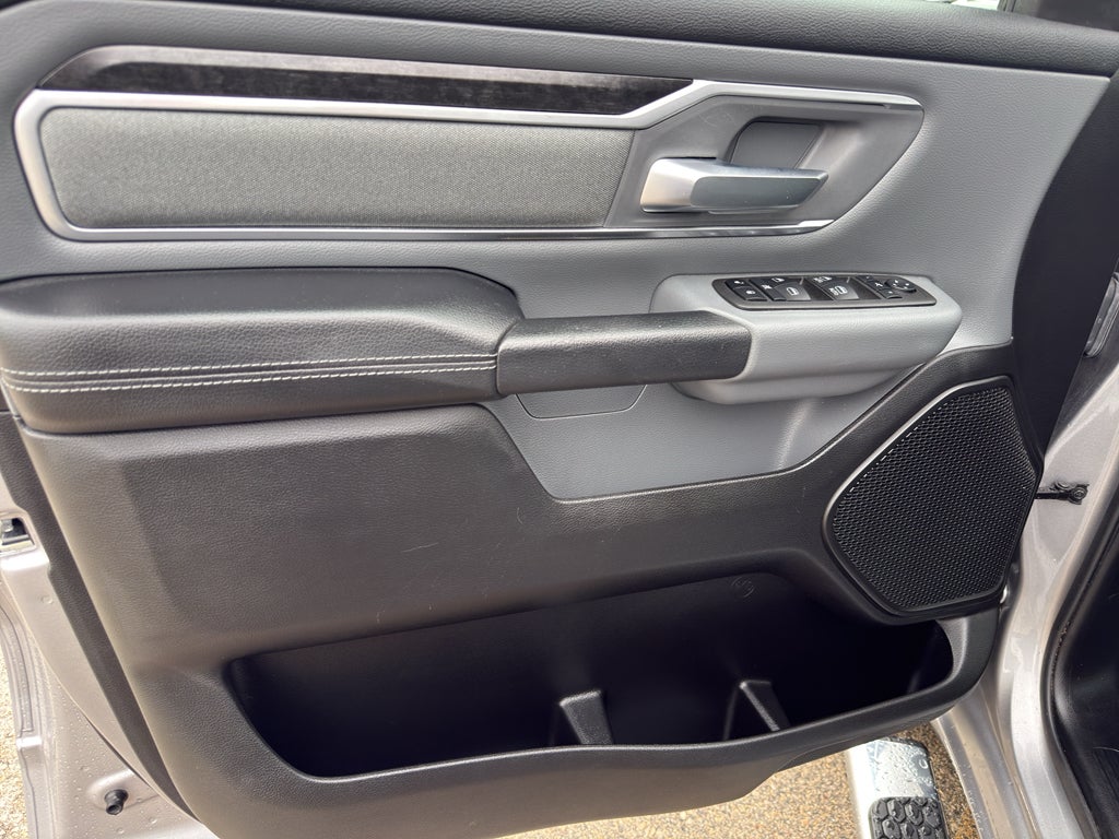 2022 RAM 1500 Big Horn 4x4 Quad Cab 6'4" Box
