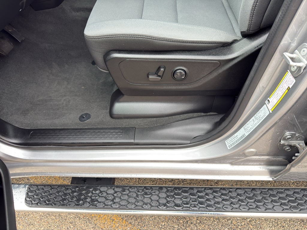 2022 RAM 1500 Big Horn 4x4 Quad Cab 6'4" Box