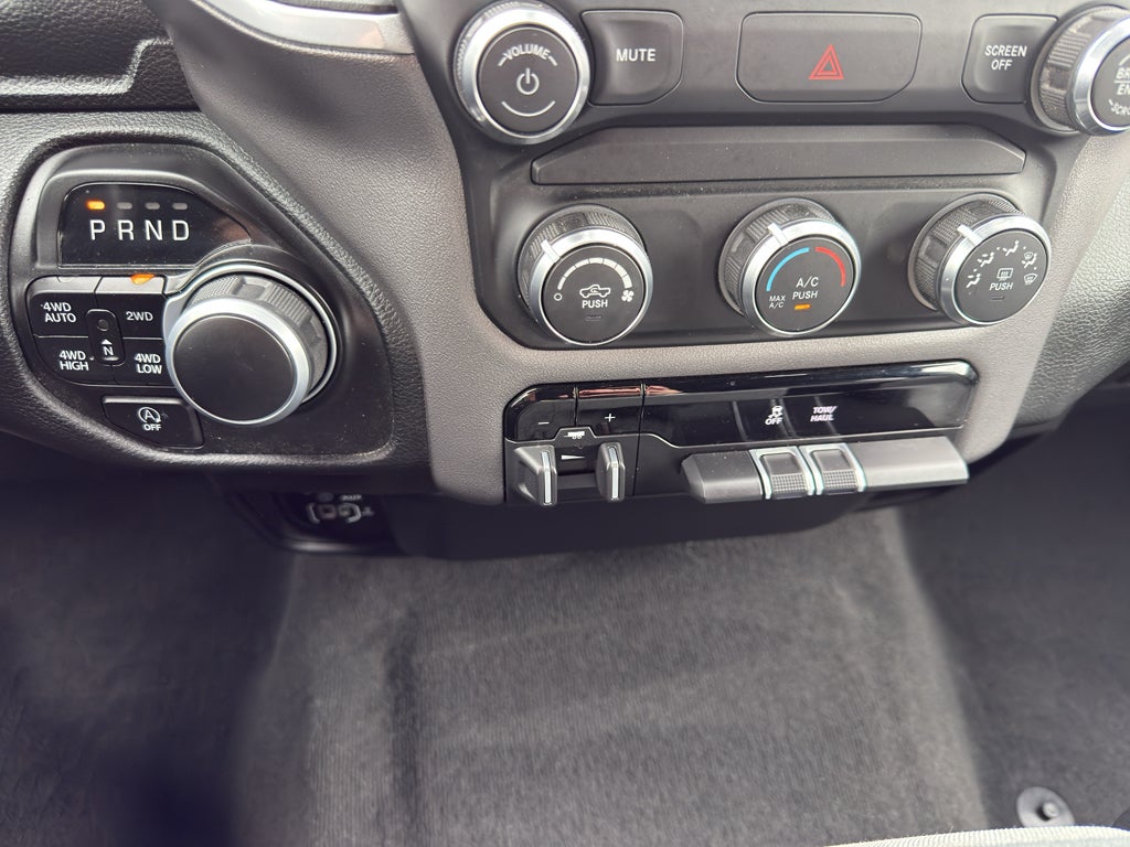 2022 RAM 1500 Big Horn 4x4 Quad Cab 6'4" Box