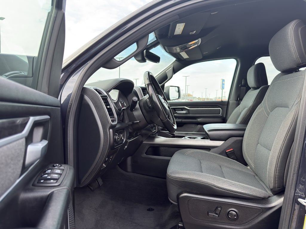 2022 RAM 1500 Big Horn 4x4 Crew Cab 5'7" Box