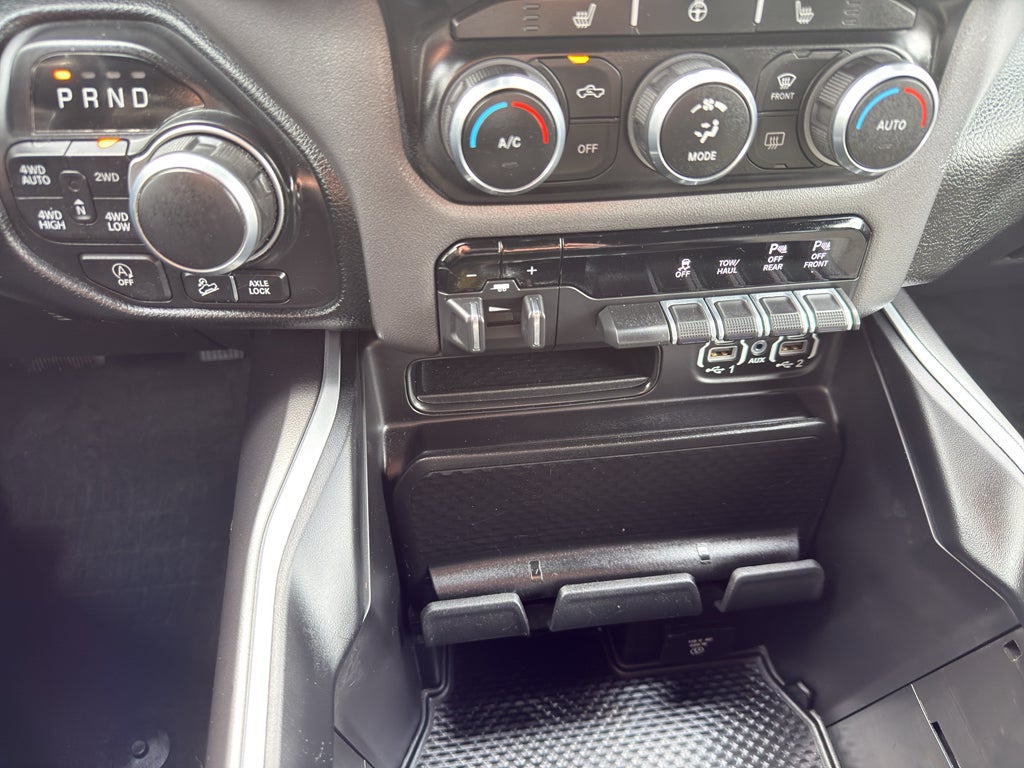 2022 RAM 1500 Big Horn 4x4 Crew Cab 5'7" Box