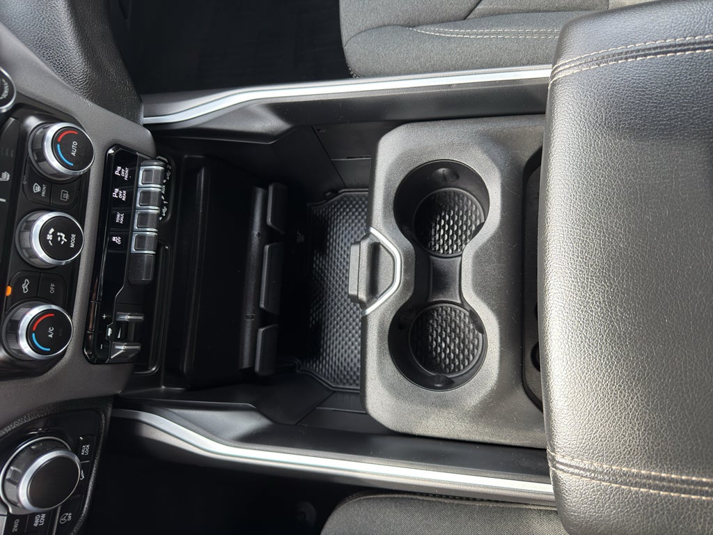 2022 RAM 1500 Big Horn 4x4 Crew Cab 5'7" Box