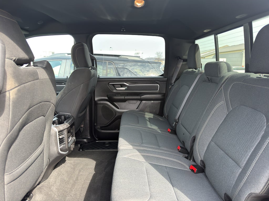 2022 RAM 1500 Big Horn 4x4 Crew Cab 5'7" Box