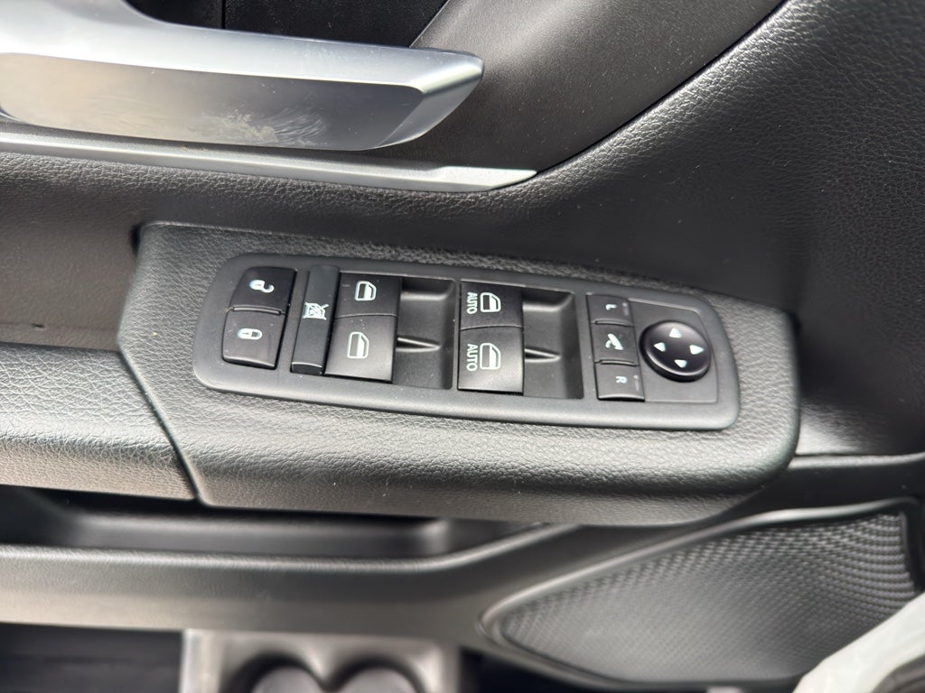 2020 RAM 1500 Big Horn 4x4 Crew Cab 5'7" Box