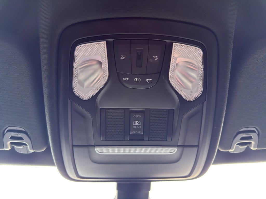 2020 RAM 1500 Big Horn 4x4 Crew Cab 5'7" Box