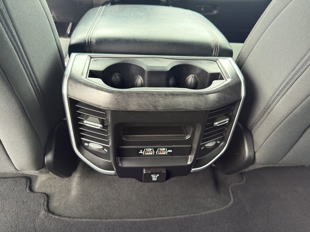 2020 RAM 1500 Big Horn 4x4 Crew Cab 5'7" Box