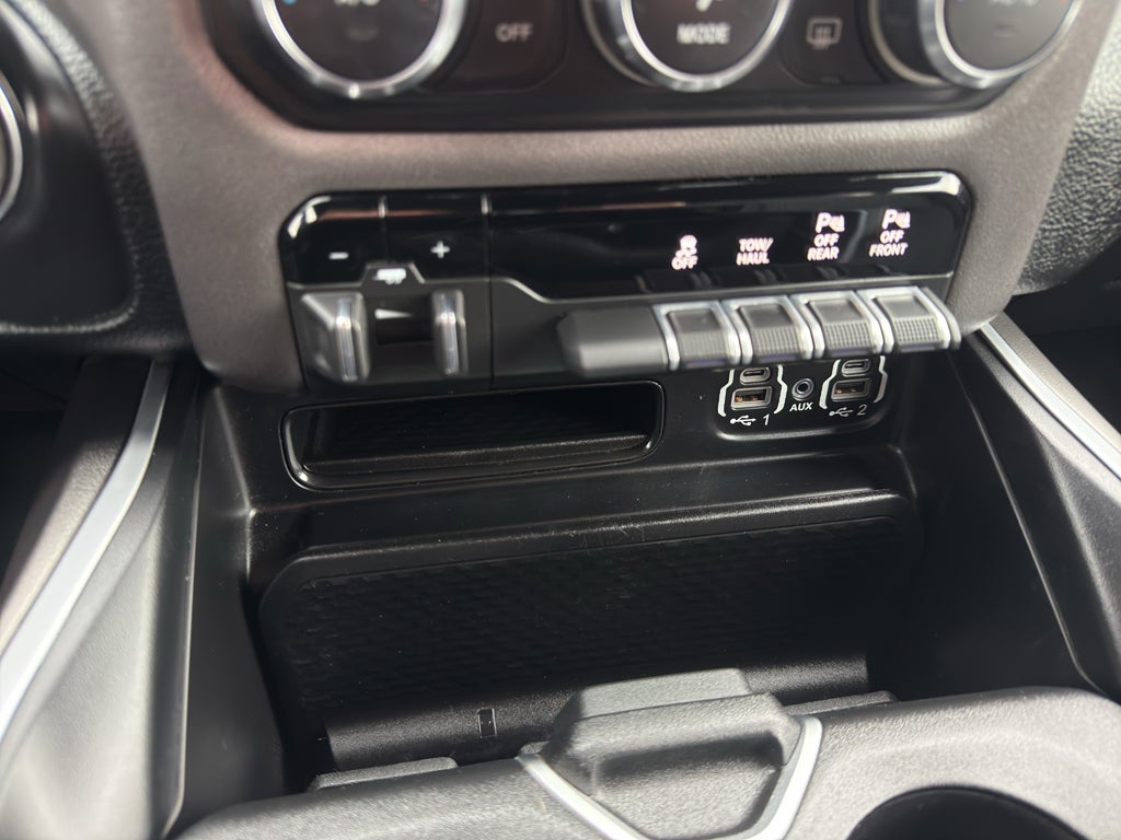 2020 RAM 1500 Big Horn 4x4 Crew Cab 5'7" Box