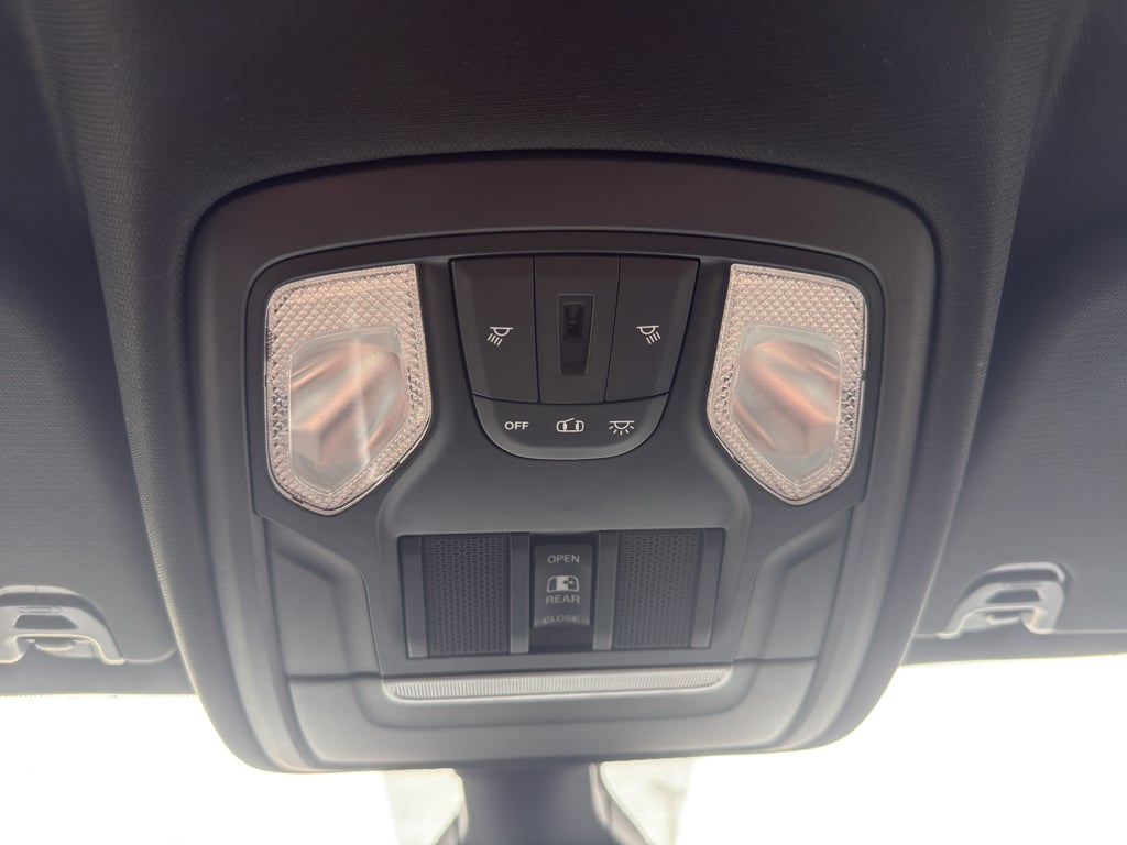 2020 RAM 1500 Big Horn 4x4 Crew Cab 5'7" Box