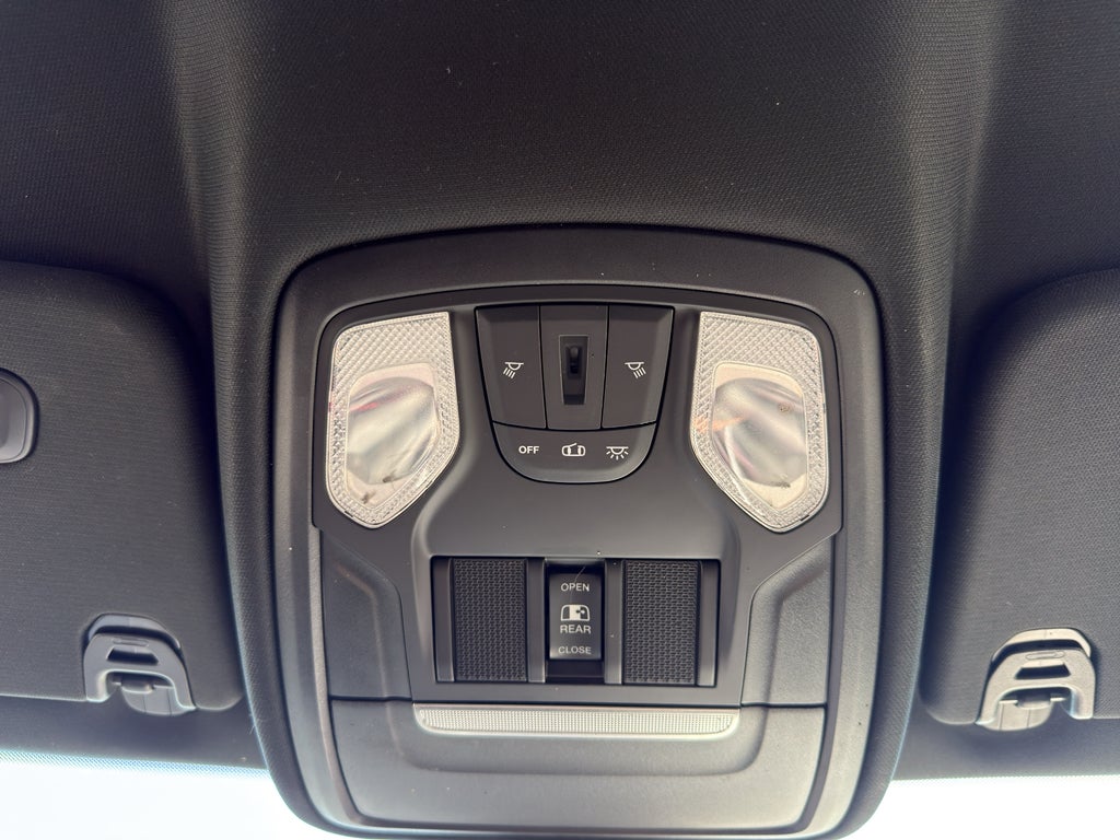 2021 RAM 1500 Big Horn 4x4 Crew Cab 5'7" Box