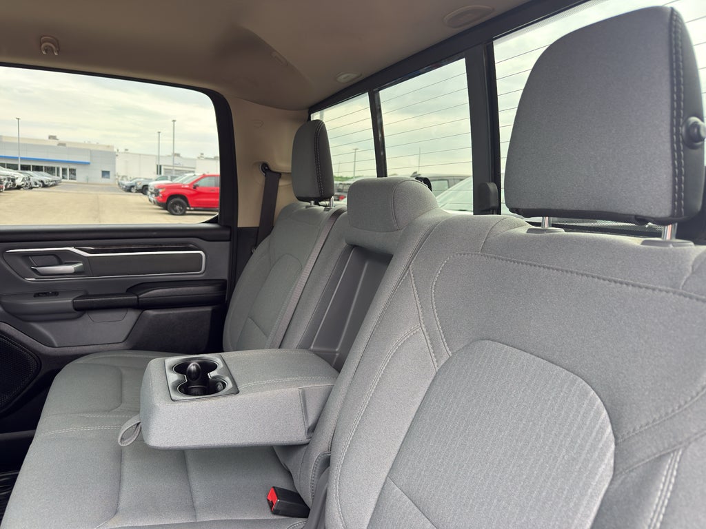2020 RAM 1500 Big Horn 4x4 Crew Cab 5'7" Box