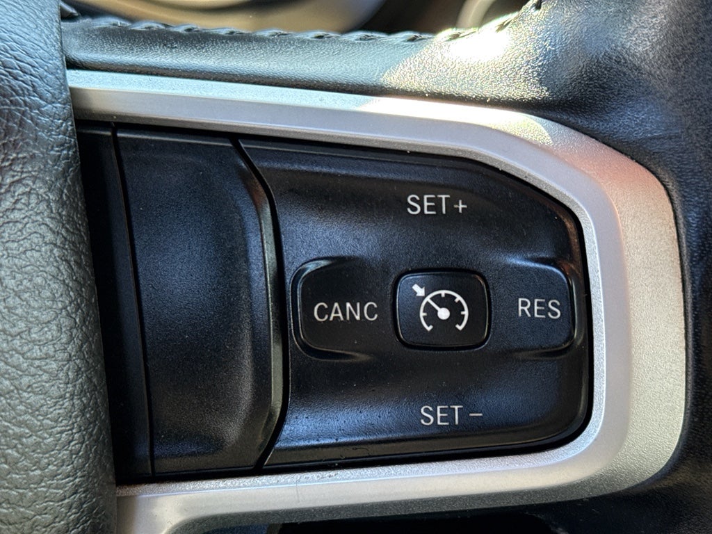 2020 RAM 1500 Big Horn 4x4 Crew Cab 5'7" Box