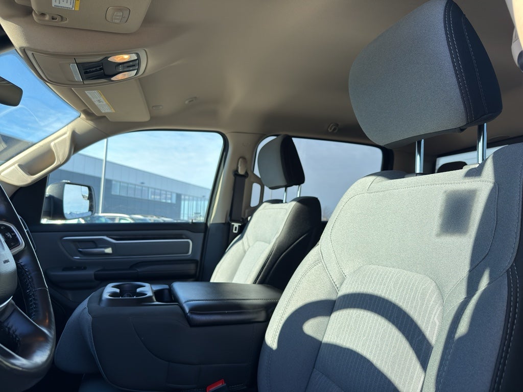 2020 RAM 1500 Big Horn 4x4 Crew Cab 5'7" Box