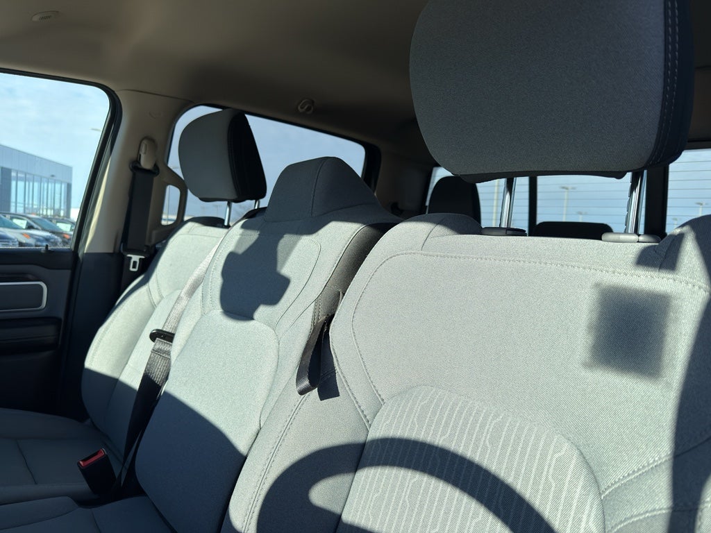 2020 RAM 1500 Big Horn 4x4 Crew Cab 5'7" Box