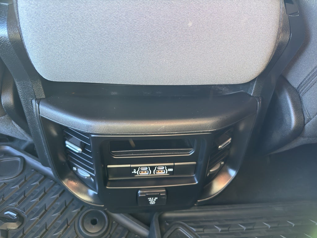 2020 RAM 1500 Big Horn 4x4 Crew Cab 5'7" Box