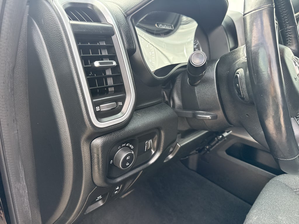 2020 RAM 1500 Big Horn 4x4 Crew Cab 5'7" Box