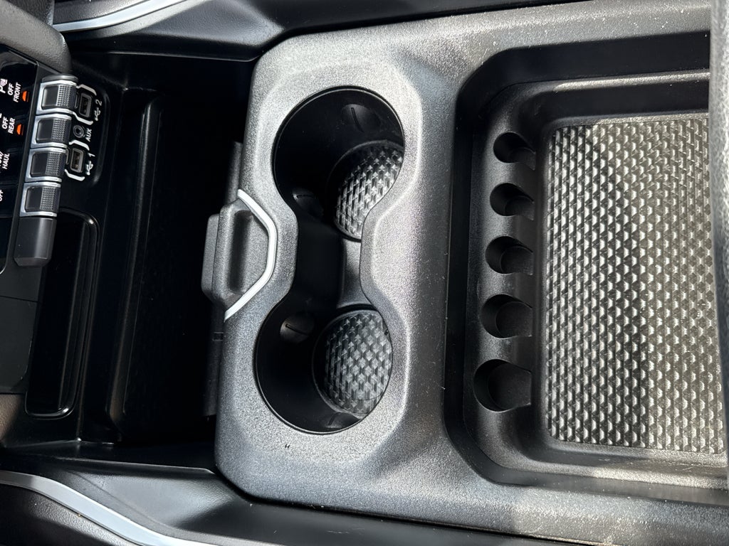 2020 RAM 1500 Big Horn 4x4 Crew Cab 5'7" Box