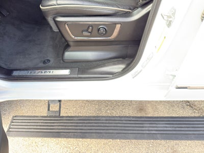 2022 RAM 1500 Limited 4x4 Crew Cab 5'7" Box