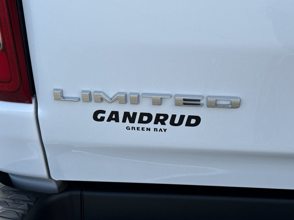 2022 RAM 1500 Limited 4x4 Crew Cab 5'7" Box
