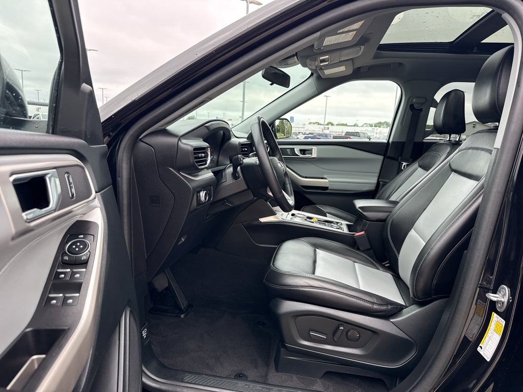 2023 Ford Explorer XLT 4WD