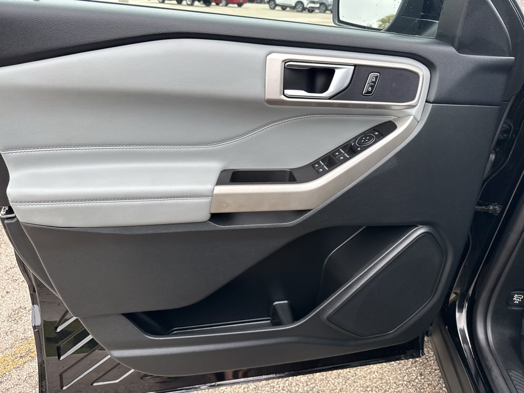 2023 Ford Explorer XLT 4WD