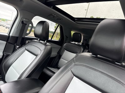 2023 Ford Explorer XLT 4WD