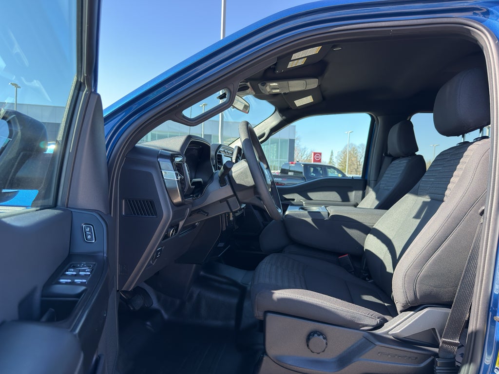 2023 Ford F-150 XL 4WD SuperCrew 5.5' Box