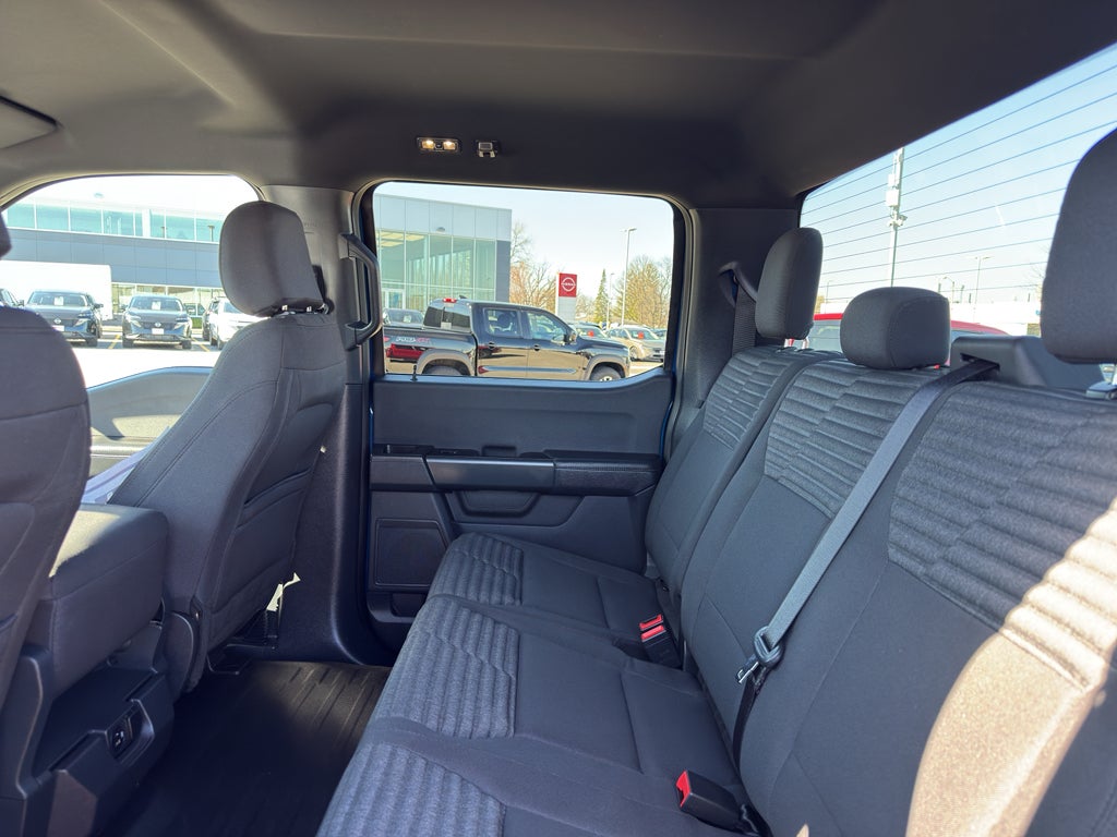 2023 Ford F-150 XL 4WD SuperCrew 5.5' Box