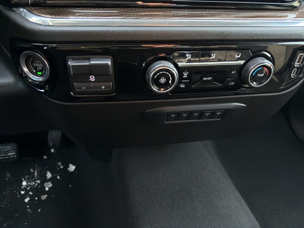 2024 Chevrolet Silverado 2500 HD Crew Cab Standard Box 4-Wheel Drive LT