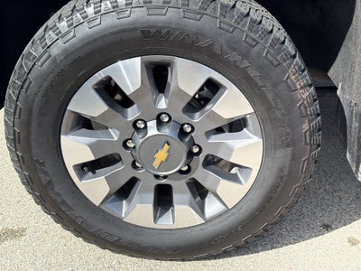 2024 Chevrolet Silverado 2500 HD Double Cab Standard Box 4-Wheel Drive Custom
