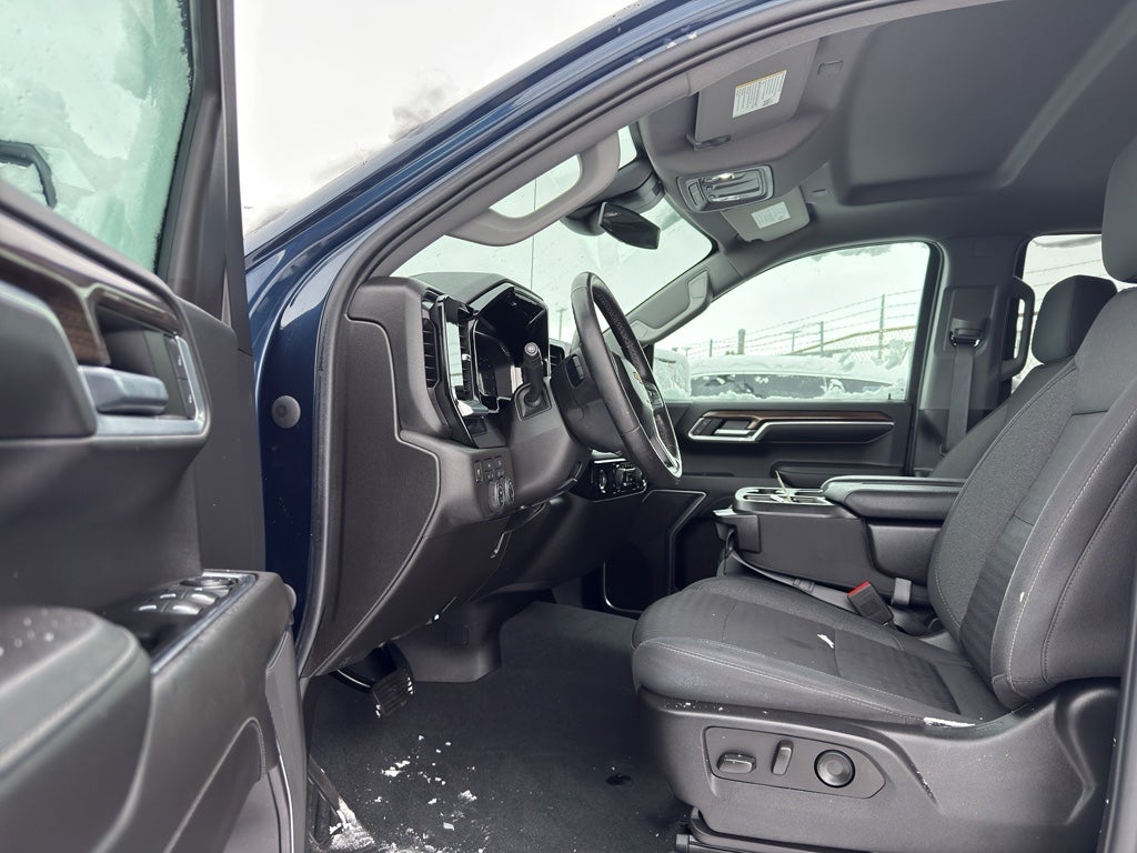 2022 Chevrolet Silverado 1500 Crew Cab Short Box 4-Wheel Drive LT 2FL