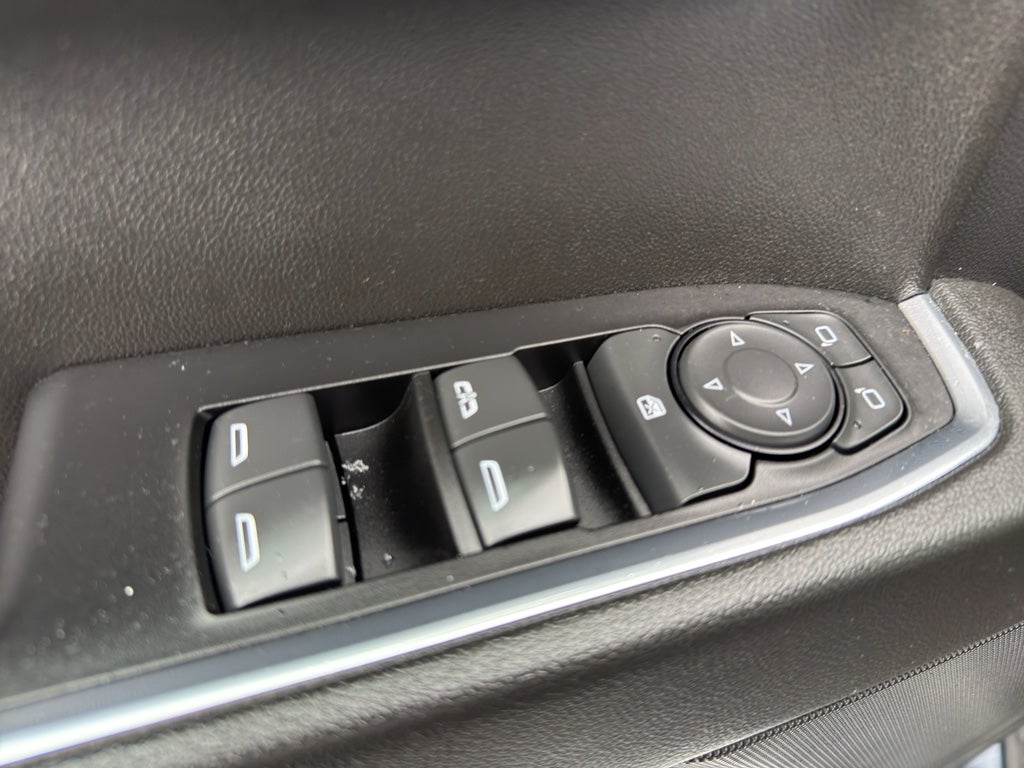 2022 Chevrolet Silverado 1500 Crew Cab Short Box 4-Wheel Drive LT 2FL