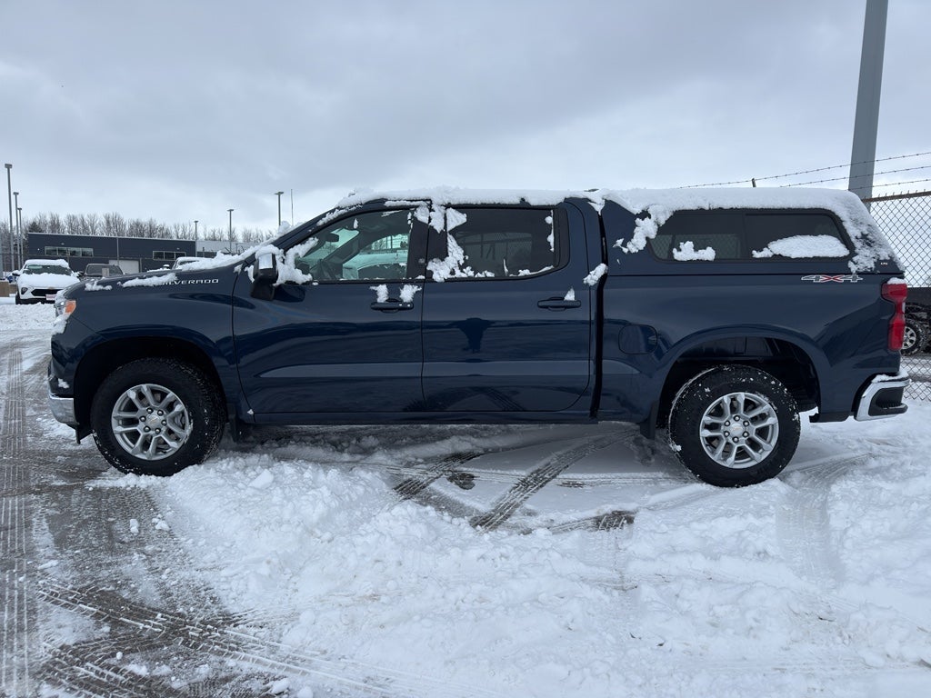 2022 Chevrolet Silverado 1500 Crew Cab Short Box 4-Wheel Drive LT 2FL