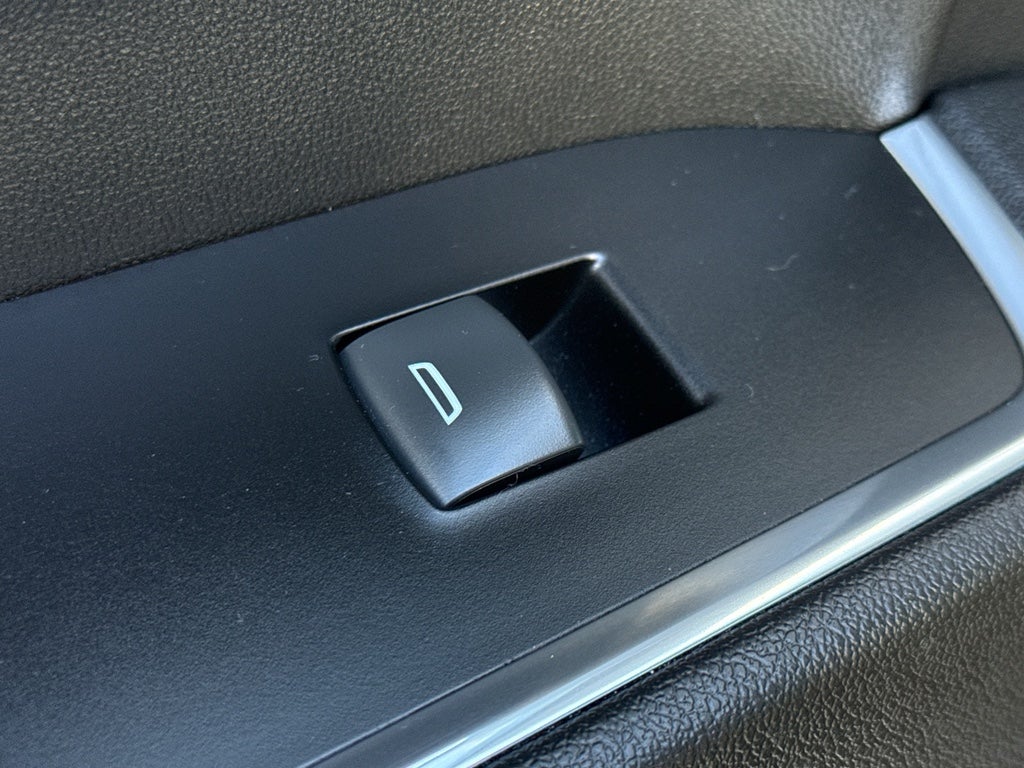 2022 Chevrolet Silverado 1500 Crew Cab Short Box 4-Wheel Drive LT 2FL