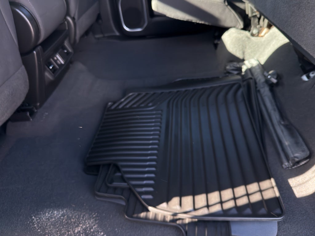 2022 Chevrolet Silverado 1500 Crew Cab Short Box 4-Wheel Drive LT 2FL