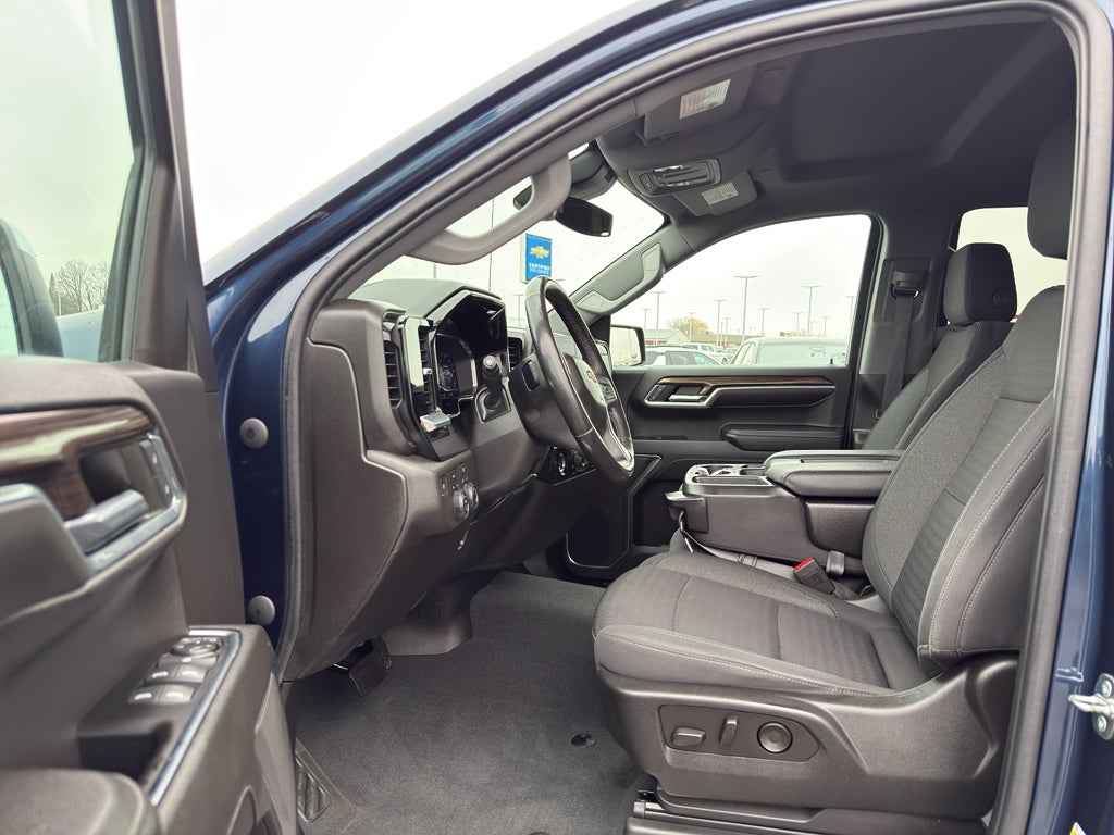 2022 Chevrolet Silverado 1500 Crew Cab Short Box 4-Wheel Drive LT 2FL